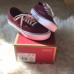 Port Royale/ TrWht Authentic Lite vans